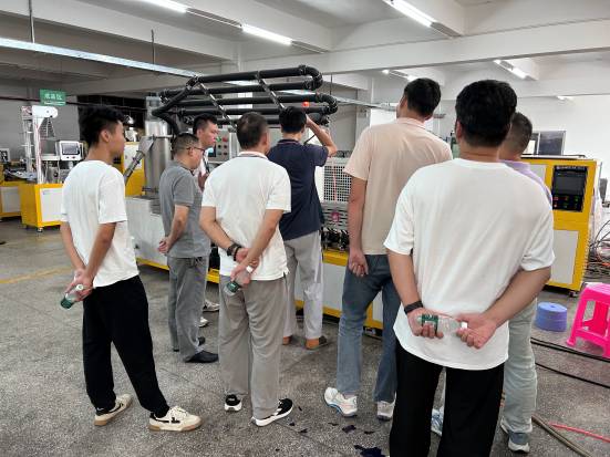 客戶親臨錫華工廠,深入考察水下切粒設備操作與維護