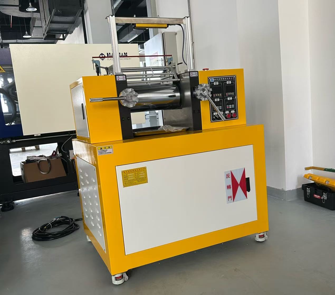 雙輥開煉機技術創新與老客戶持續支持